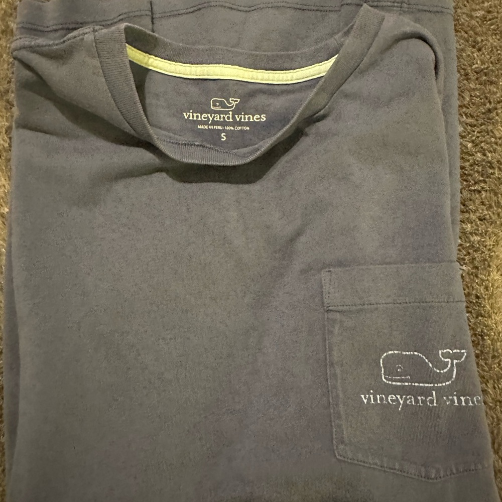 Vineyard Vines T-shirt